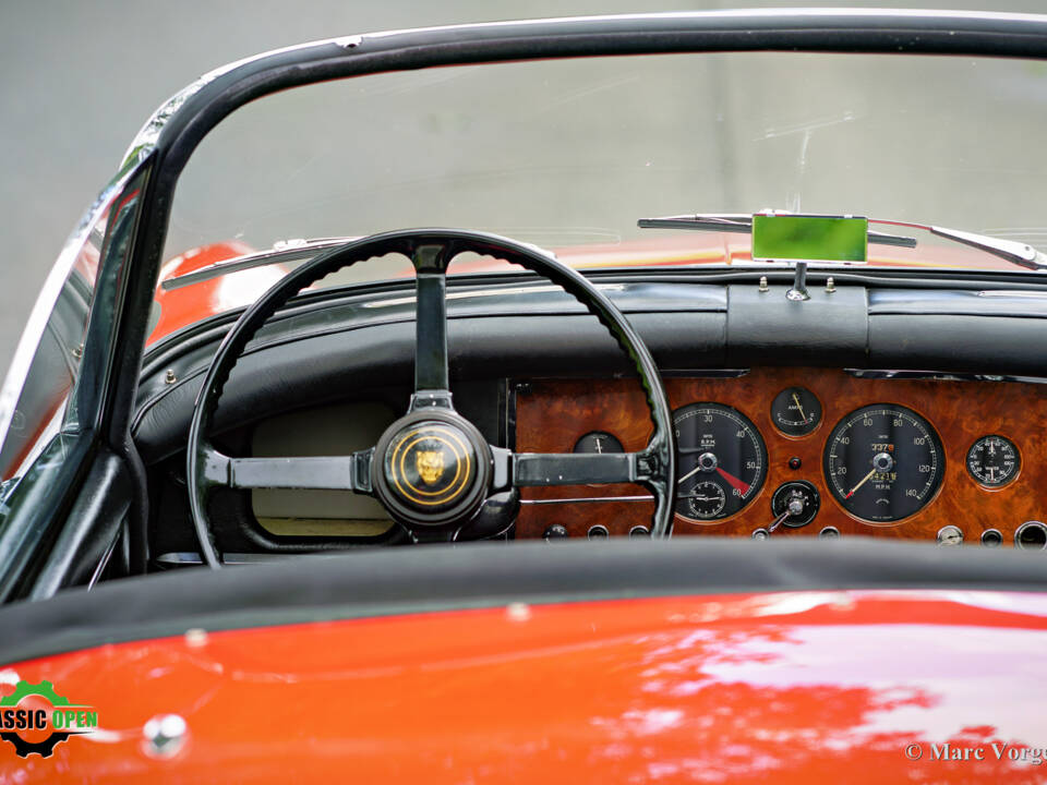 Afbeelding 31/50 van Jaguar XK 150 OTS (1958)