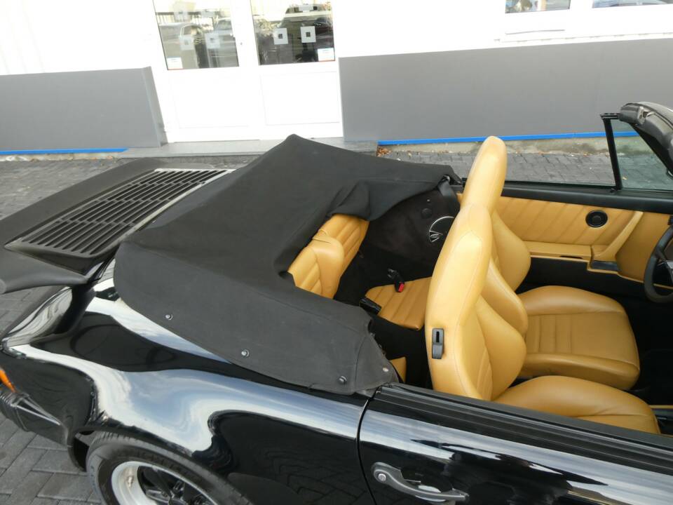 Bild 15/21 von Porsche 911 Carrera 3.2 (1987)