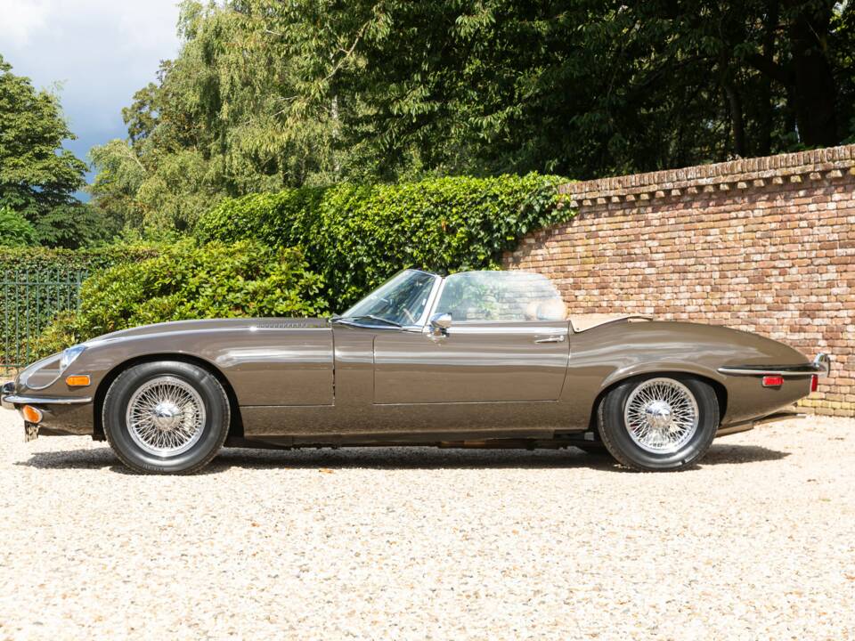 Image 11/50 de Jaguar Type E V12 (1973)