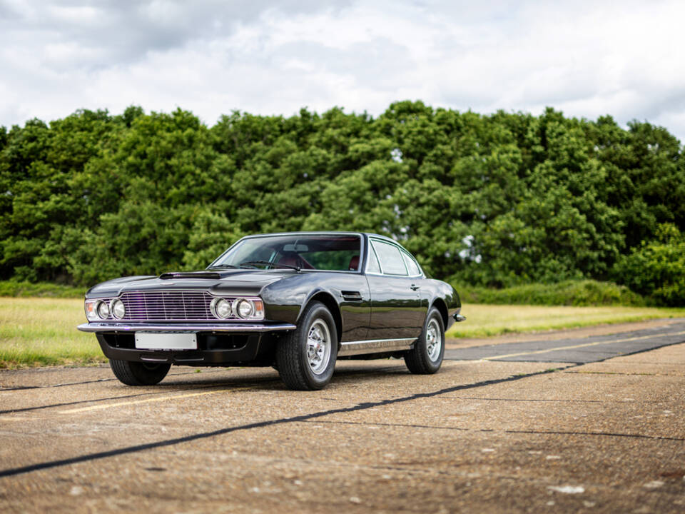 Bild 9/50 von Aston Martin DBS V8 (1971)