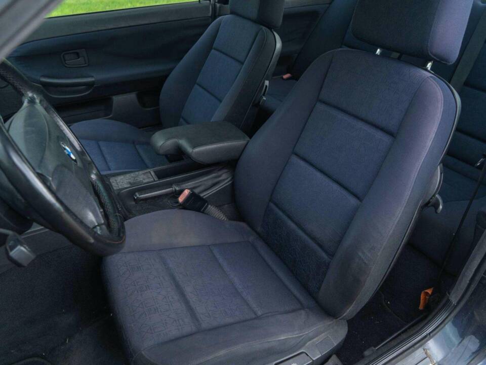 Bild 34/40 von BMW 316i (1998)