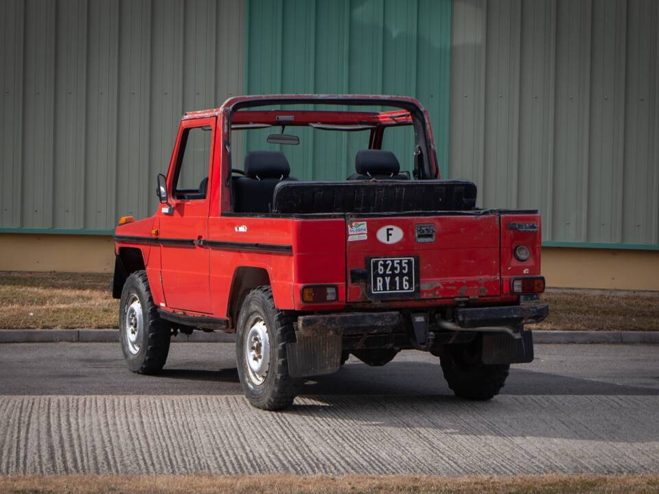Immagine 5/42 di Mercedes-Benz 240 GD (SWB) (1979)
