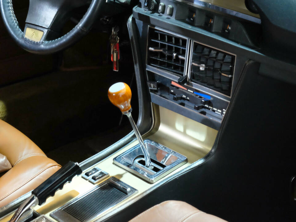 Image 23/28 of Citroën SM (1973)