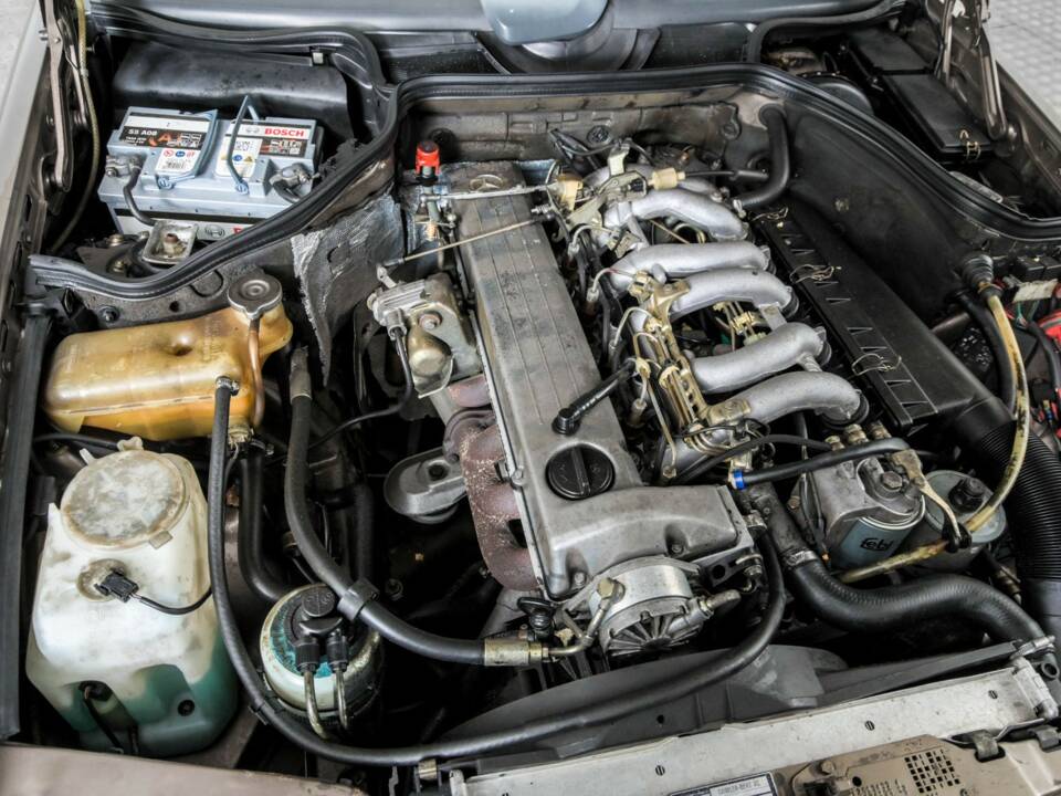 Image 39/50 of Mercedes-Benz 300 TD (1986)