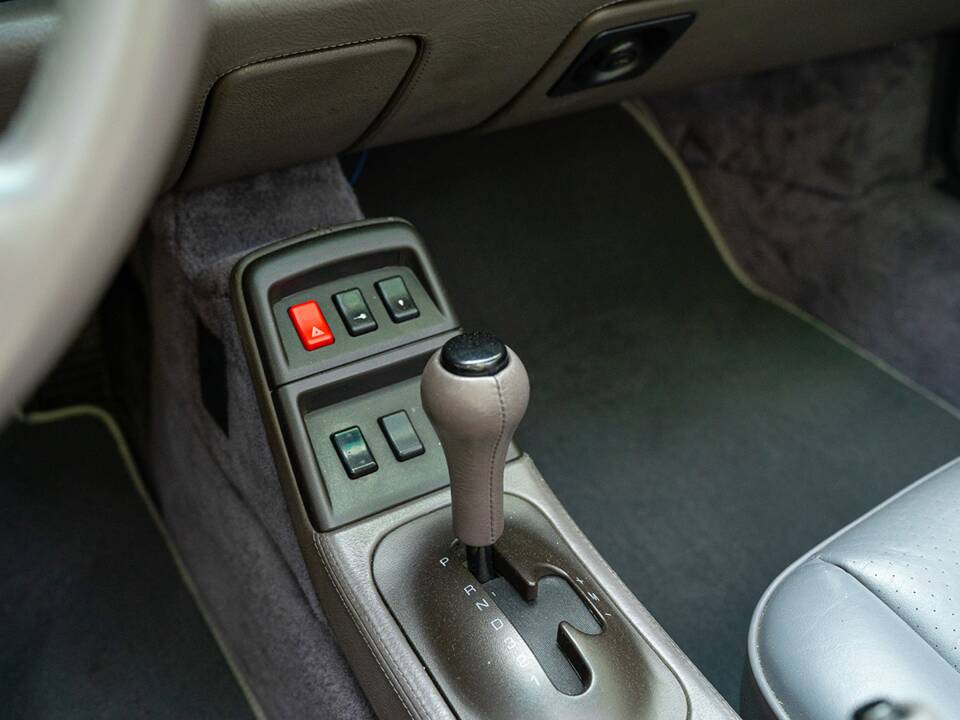 Immagine 35/47 di Porsche 911 Carrera (1994)