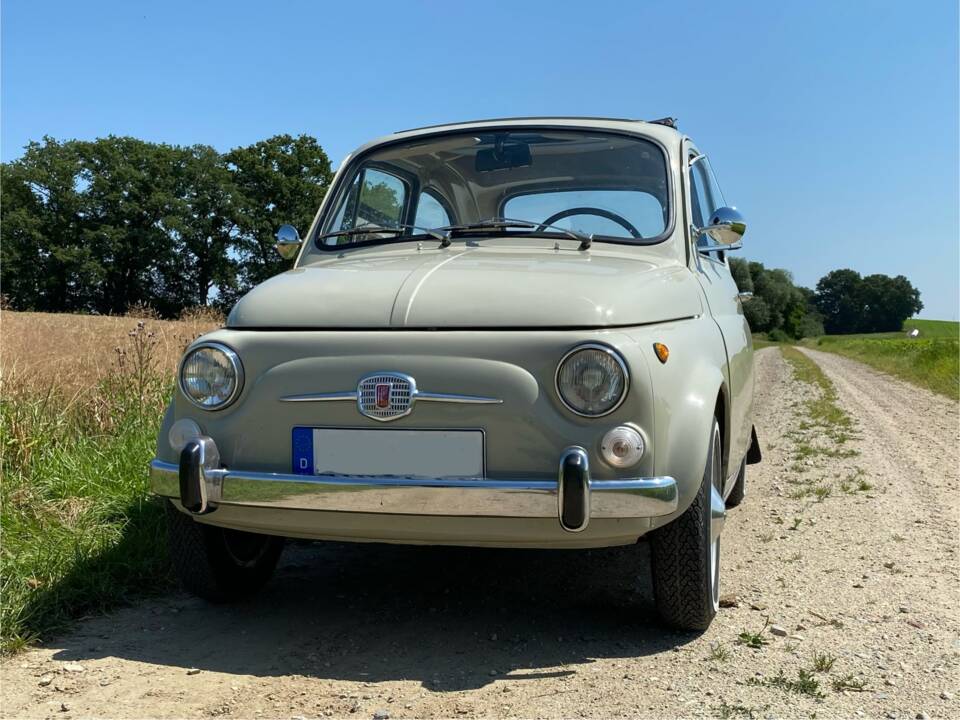 Immagine 4/29 di FIAT 500 F (1966)