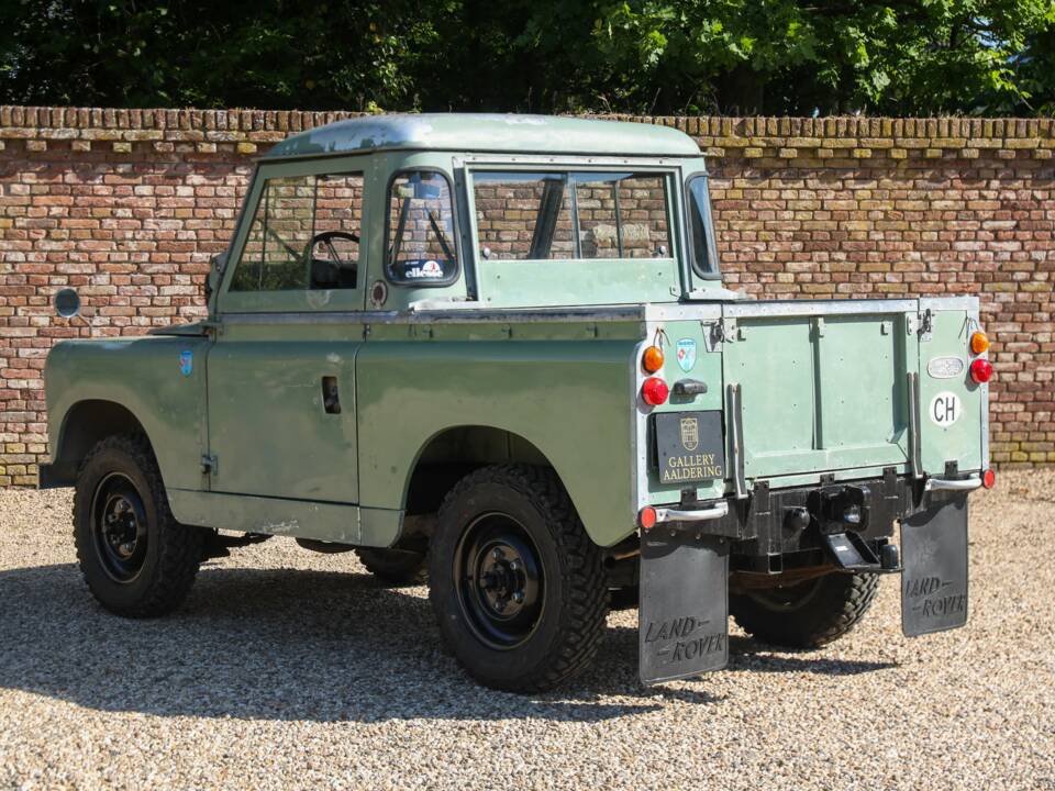 Image 2/50 of Land Rover 88 (1965)