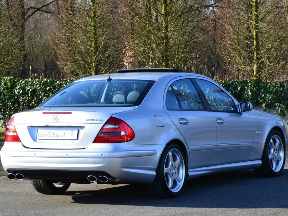 Imagen 7/100 de Mercedes-Benz E 55 AMG (2003)