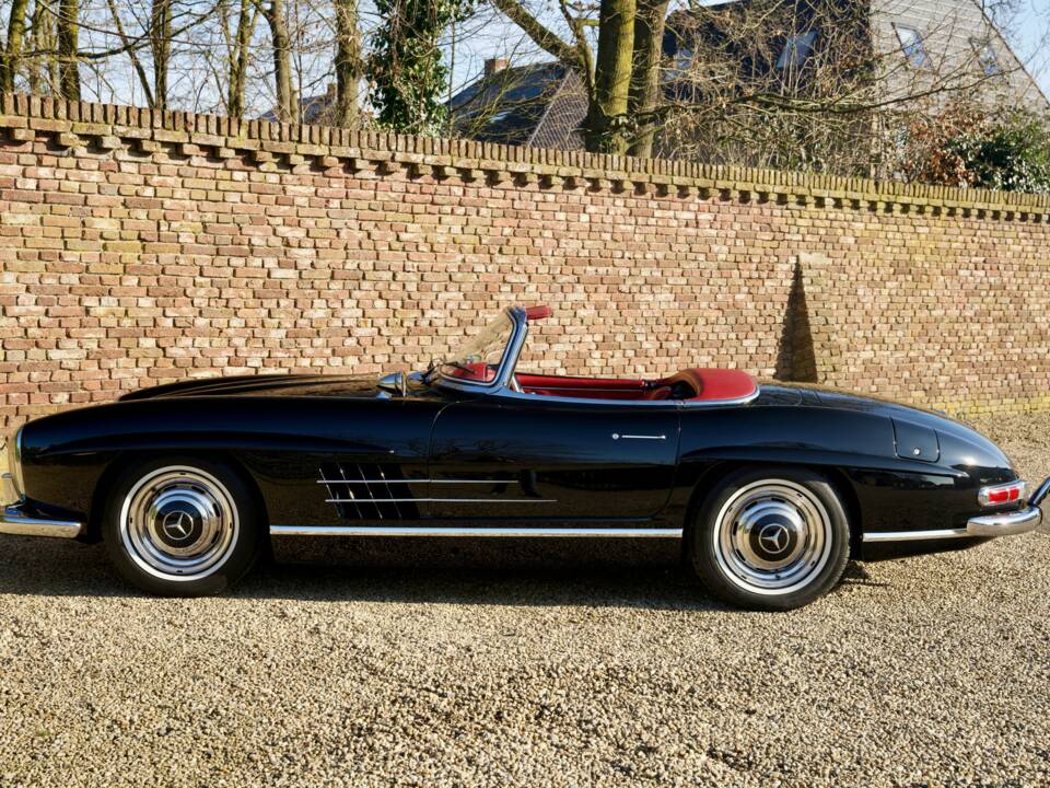 Image 39/50 of Mercedes-Benz 300 SL Roadster (1959)