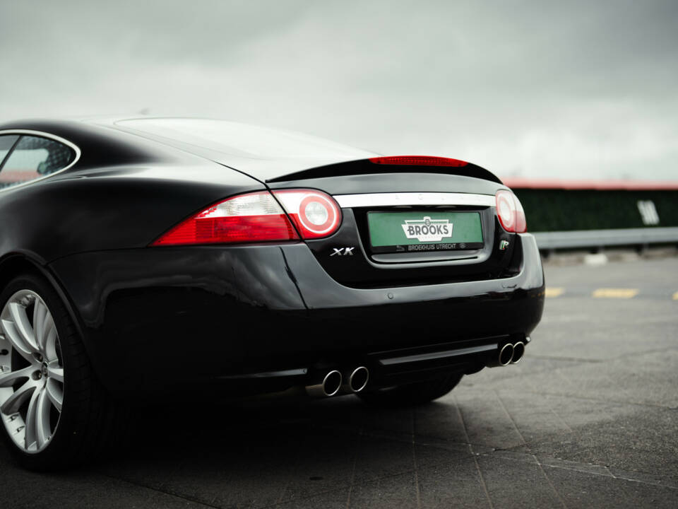 Image 10/33 of Jaguar XKR (2008)