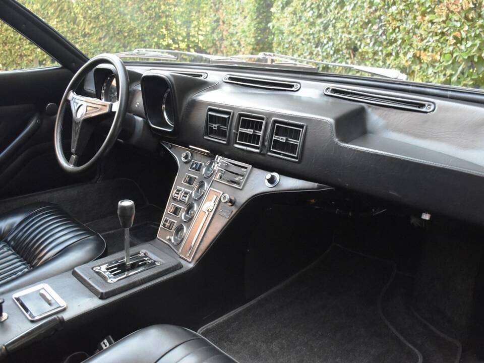 Image 30/43 of De Tomaso Pantera (1971)