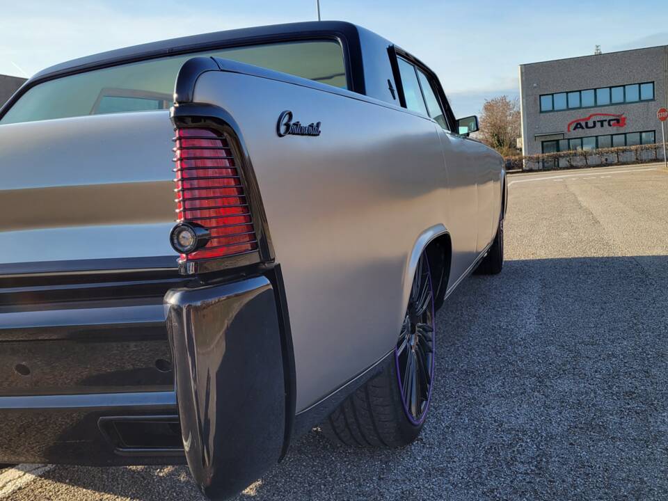 Image 4/18 of Lincoln Continental Sedan (1965)