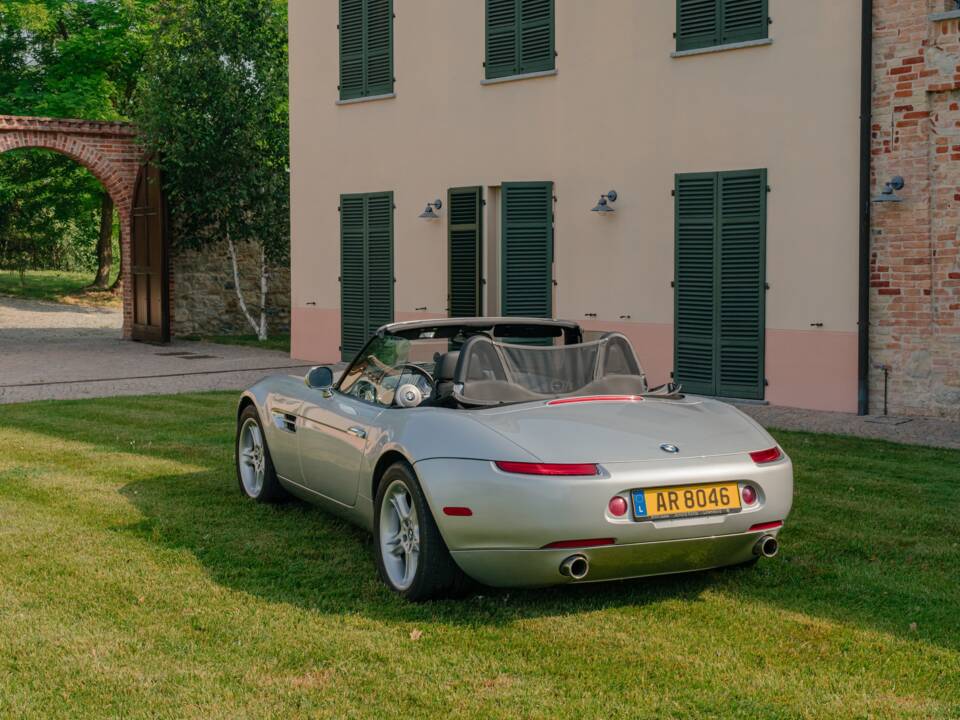 Image 92/185 of BMW Z8 (2001)