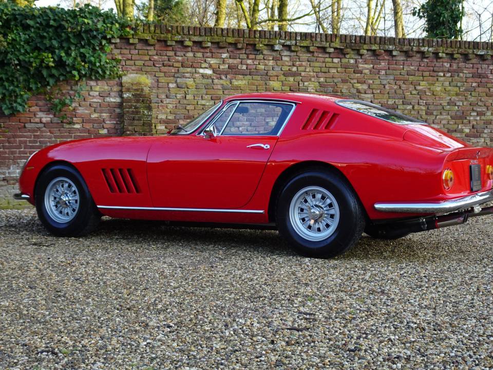 Image 45/50 of Ferrari 275 GTB (1965)