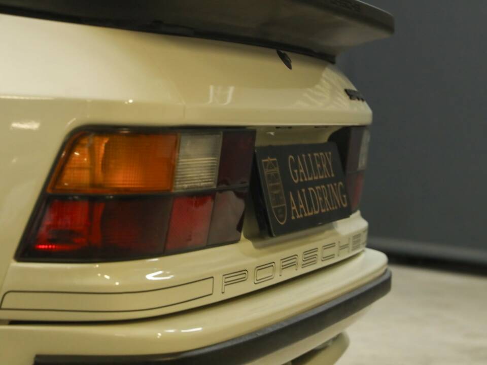 Obraz 30/50 pojazdu Porsche 944 (1986)