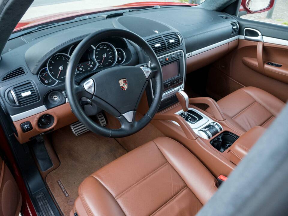Image 23/45 of Porsche Cayenne Turbo (2009)