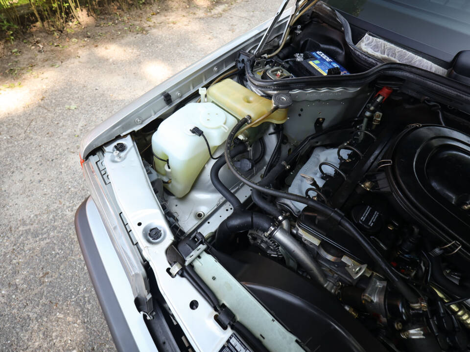 Immagine 21/100 di Mercedes-Benz 190 E 2.3 (1992)