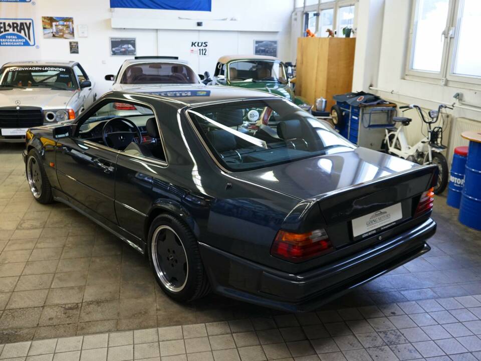 Afbeelding 10/35 van Mercedes-Benz 300 CE-24 (1992)