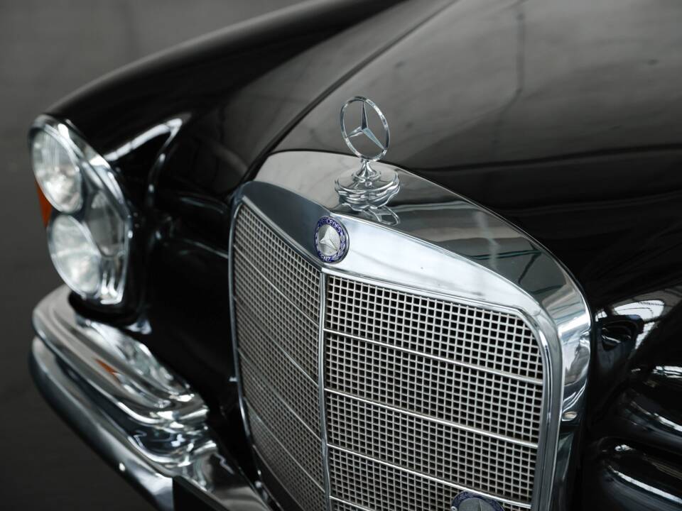 Image 15/50 of Mercedes-Benz 220 SE b (1962)