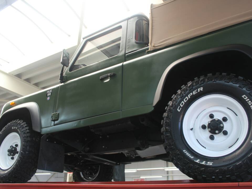 Image 10/50 de Land Rover 90 (1990)