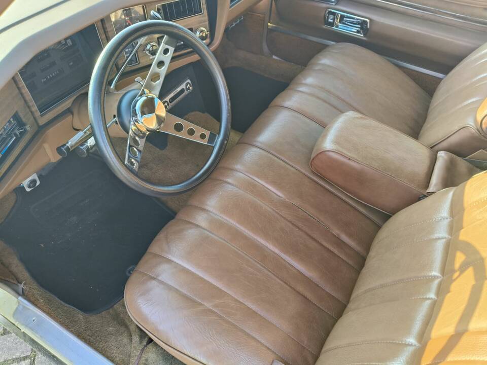 Immagine 2/8 di Buick Electra 225 Hardtop (1973)