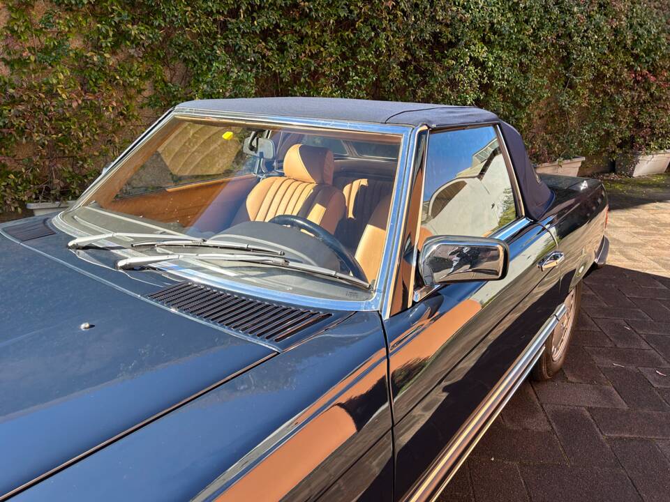 Image 9/51 of Mercedes-Benz 380 SL (1983)