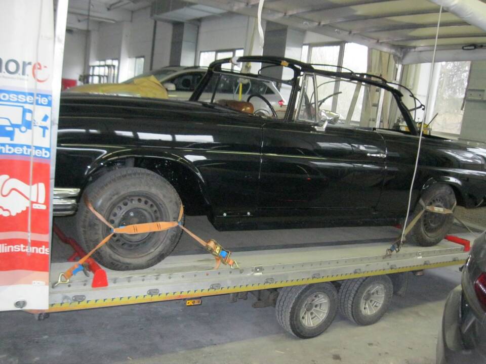 Image 75/81 of Mercedes-Benz 280 SE 3,5 (1970)