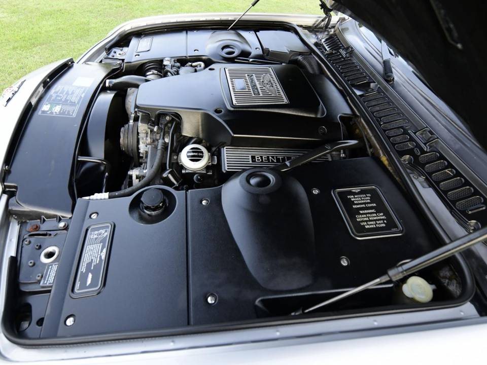 Afbeelding 32/50 van Bentley Arnage Red Label (2002)