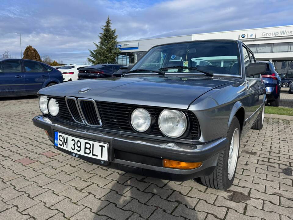 Imagen 5/8 de BMW 518i (1985)