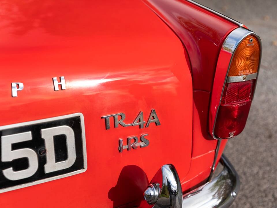 Imagen 8/14 de Triumph TR 4A IRS (1966)