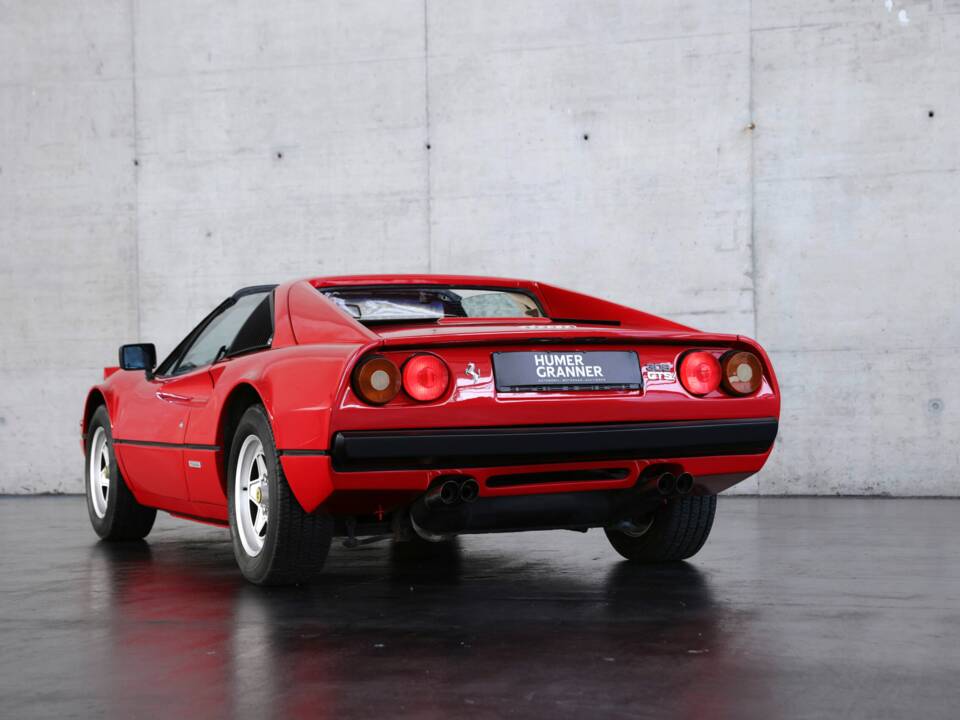 Image 18/50 of Ferrari 308 GTSi (1982)
