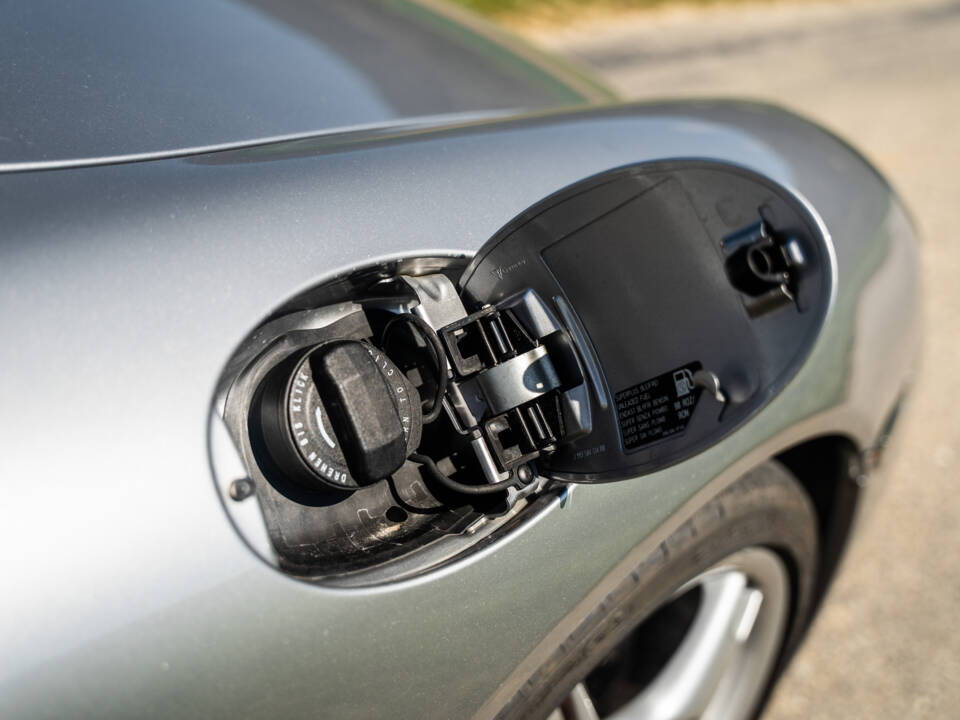 Image 26/82 of Porsche 911 Carrera 4S (WLS) (2006)