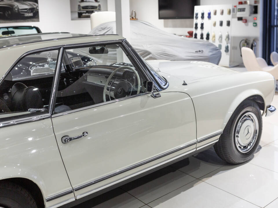 Bild 8/74 von Mercedes-Benz 280 SL (1969)