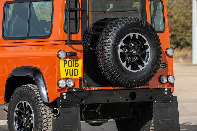Image 10/31 of Land Rover Defender (2016)