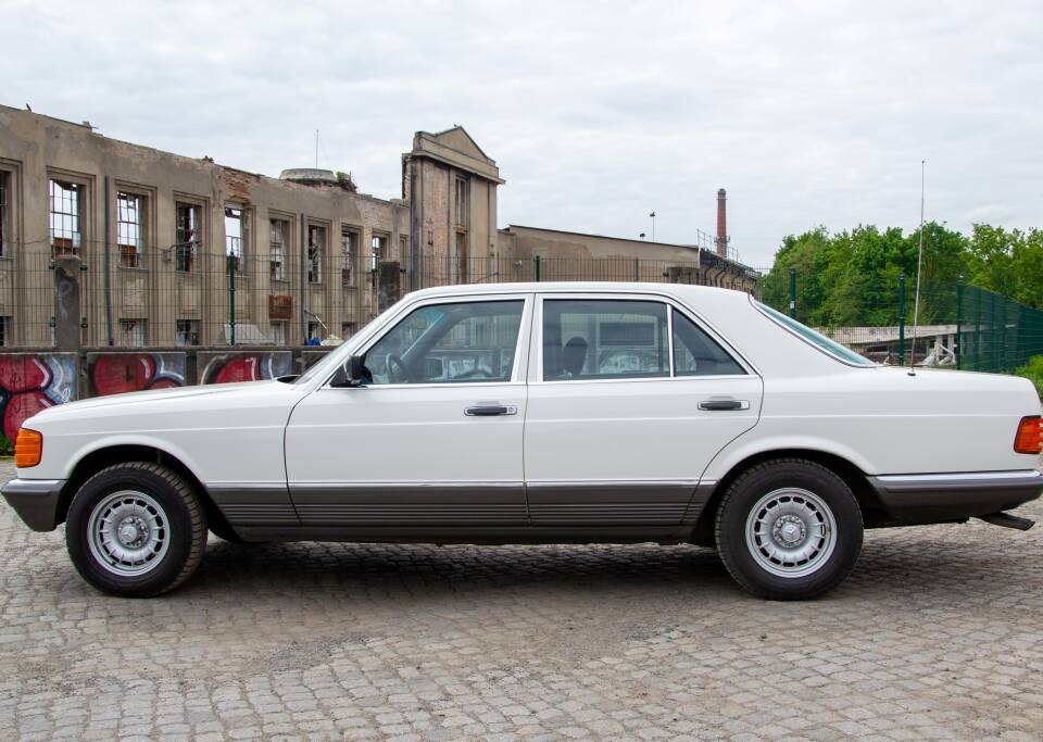 Bild 2/21 von Mercedes-Benz 280 SE (1985)