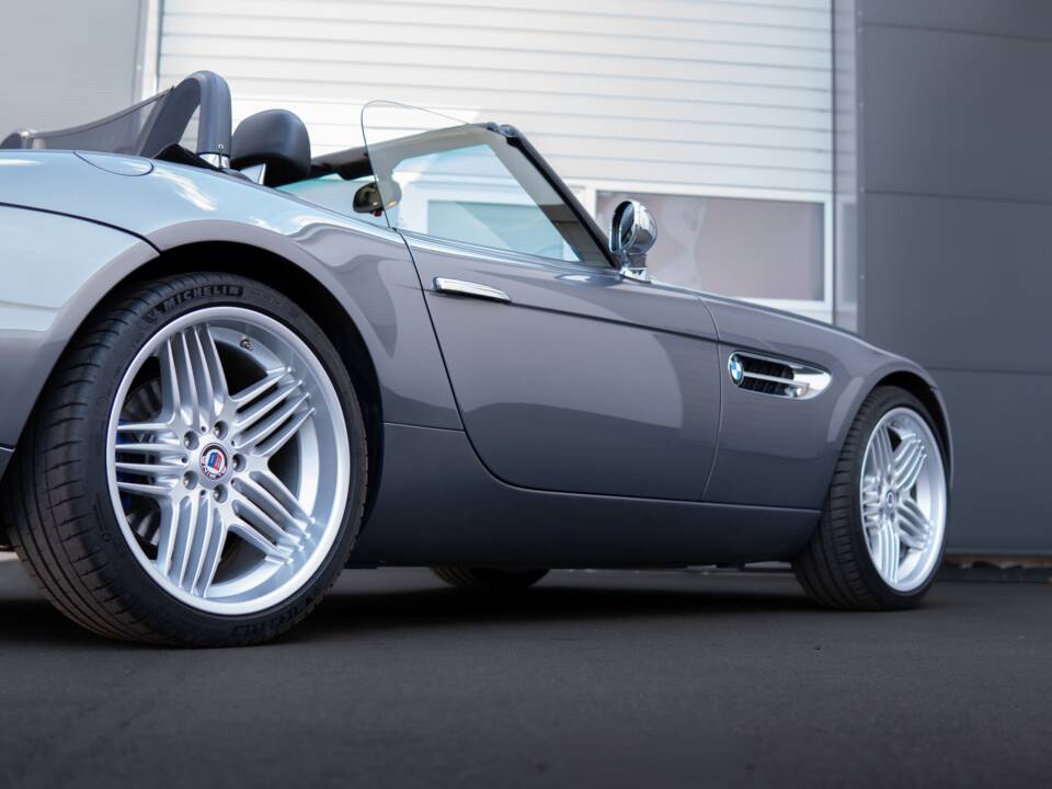 Image 11/32 of BMW Z8 (2001)