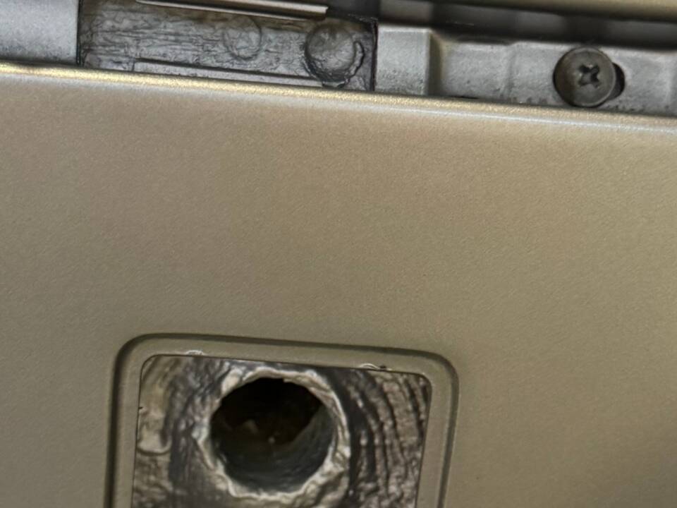 Bild 41/41 von Mercedes-Benz 190 E 2.0 (1992)