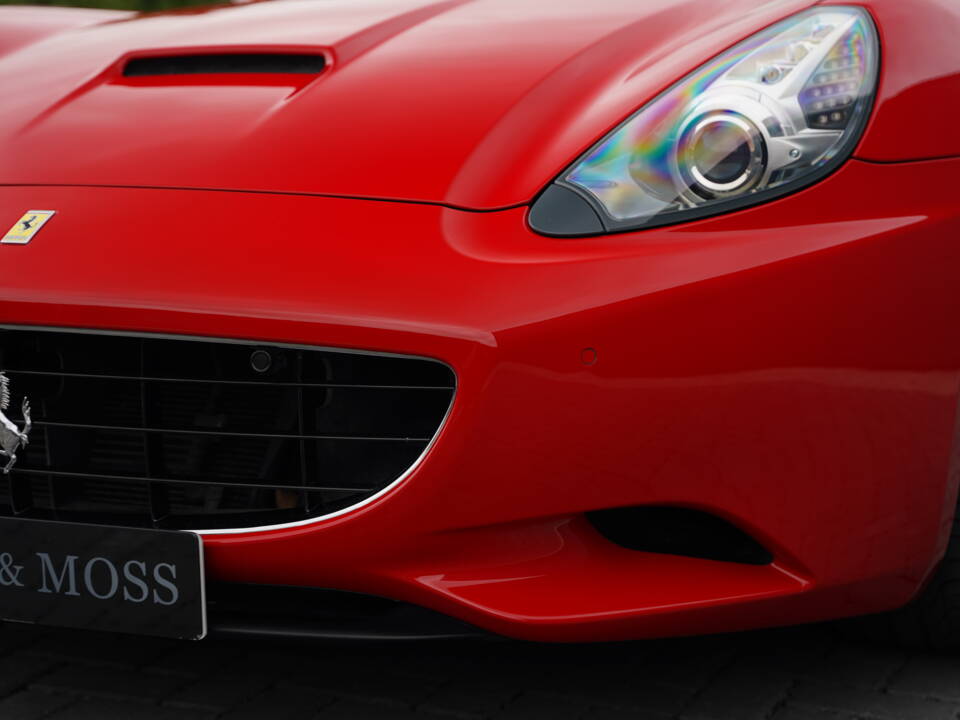 Image 36/50 of Ferrari California (2010)
