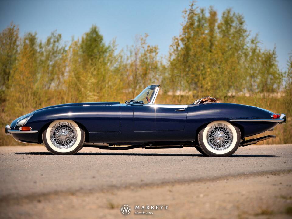 Image 3/80 de Jaguar Type E 4.2 (1966)
