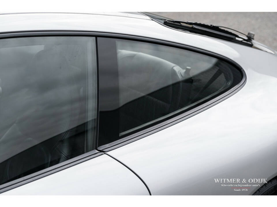 Image 22/28 of Porsche 911 Carrera (2000)