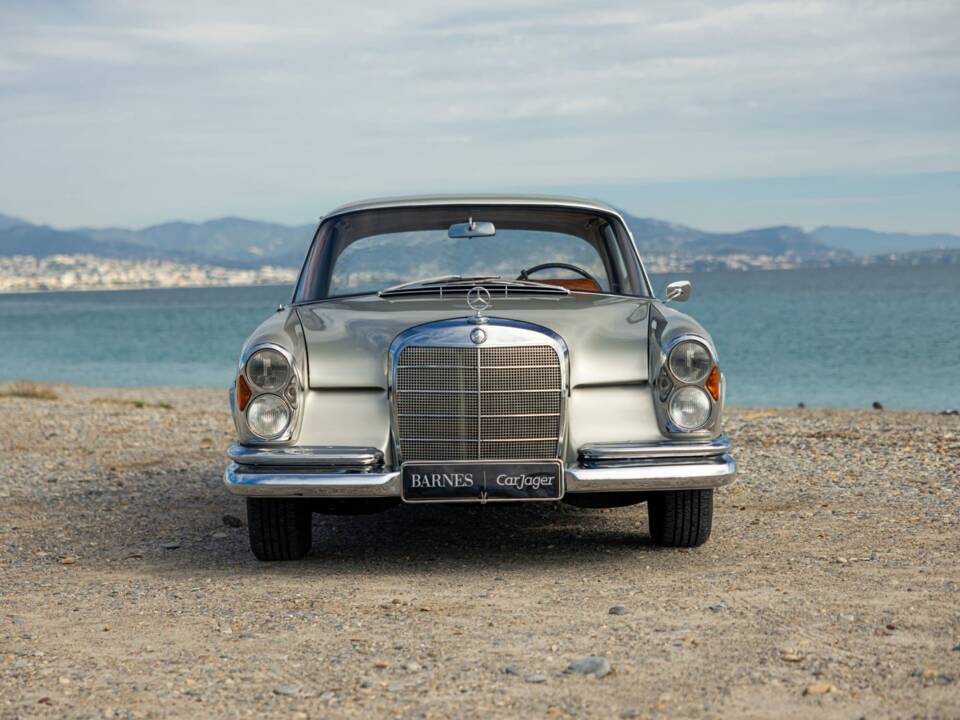 Afbeelding 3/13 van Mercedes-Benz 300 SE (1963)