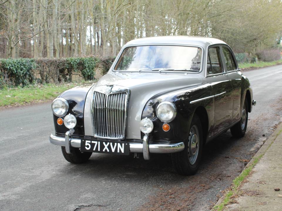 Image 3/16 of MG Magnette ZB (1958)