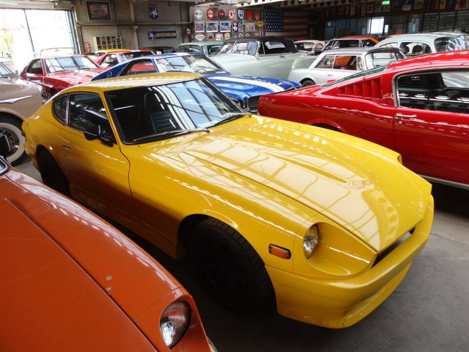 Image 25/42 of Datsun 240 Z (1970)