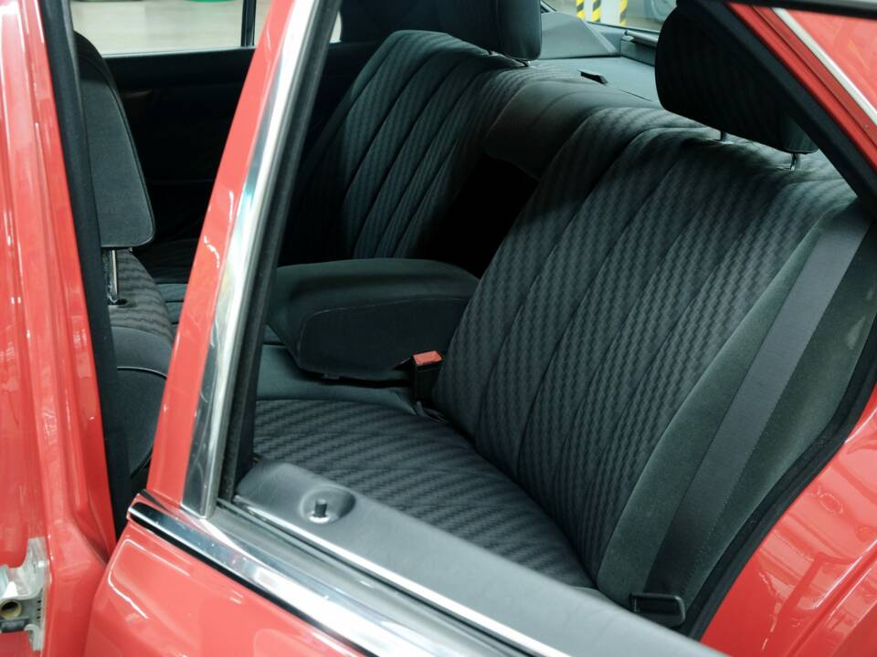 Bild 32/50 von Mercedes-Benz 500 SE (1987)