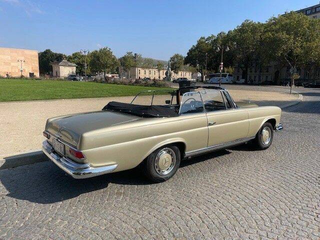 Afbeelding 5/12 van Mercedes-Benz 220 SE b (1962)