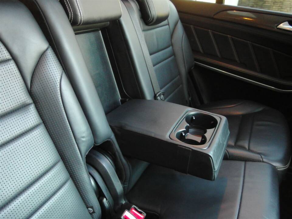 Image 60/98 of Mercedes-Benz GLS 63 AMG 4MATIC (2016)