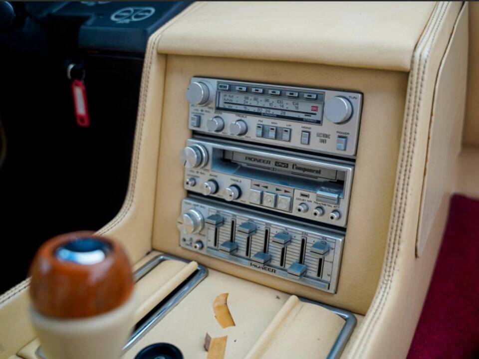 Image 13/28 of Aston Martin Lagonda (1982)