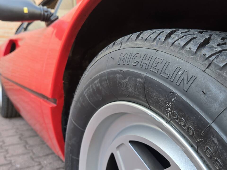 Image 87/95 of Ferrari 308 GTBi Quattrovalvole (1984)