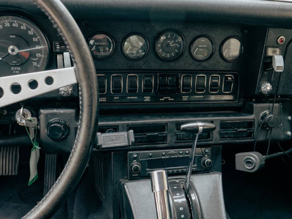 Bild 20/81 von Jaguar E-Type V12 (2+2) (1971)