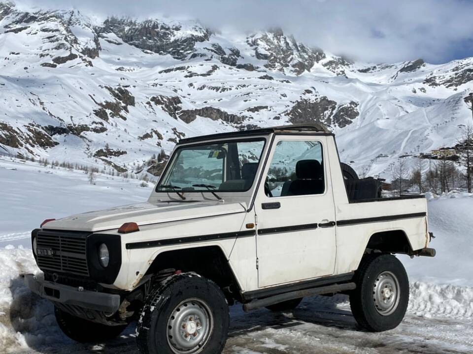 Image 3/4 of Mercedes-Benz 280 GE (SWB) (1984)